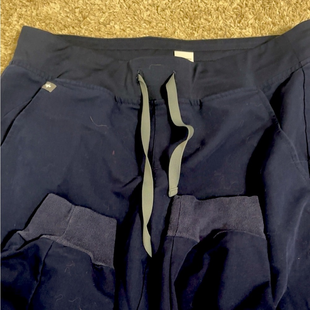 Figs jogger scrubs. Size medium lightly worn. Navy.